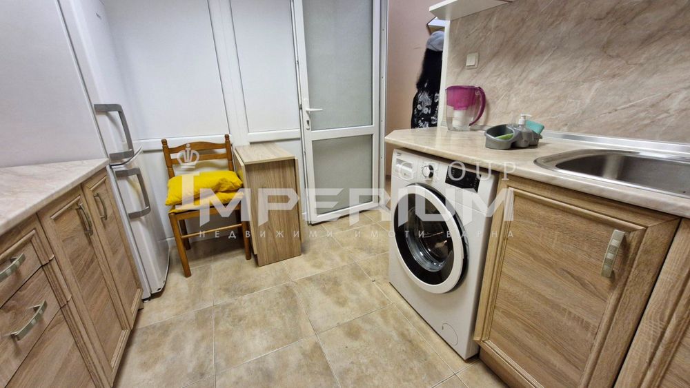 ГОЛЯМ Едностаен апартамент под наем в района на Спортна зала, гр. Вар