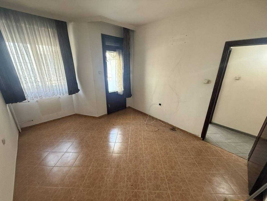 Продава се Тристаен апартамент в Пловдив, Мараша - 96 кв.м за 957 €/кв.м - Снимка #3