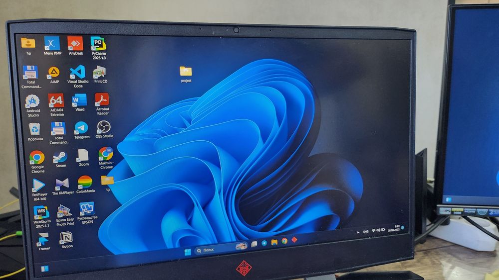 HP Omen 15 2019 i7. 16.  512gb