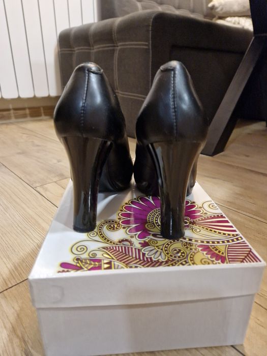 Дамски обувки на ток - нови