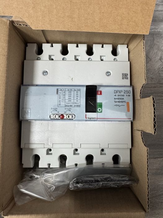 Intrerupator automat Disjunctor automat MCCB 250, 4P, Legrand