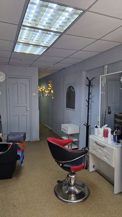 Продаётся парикмахерская на КШТ