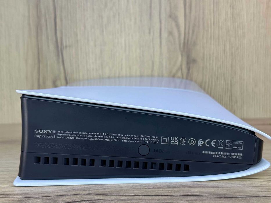 Конзола Sony PlayStation 5 Digital Edition / Гаранция / 2 броя джойстици