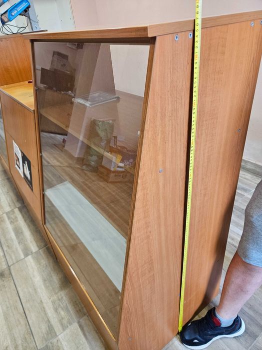 Mobilier ,vitrina magazin