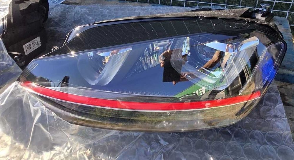 Faruri GTI VW GOLF 7, NOI, full echipate cu CURVE LIGHT si LED DRL/Faruri GTI Volkswagen GTI GOLF 7, Noi, full echipate cu CURVE LIGHT si LED DRL