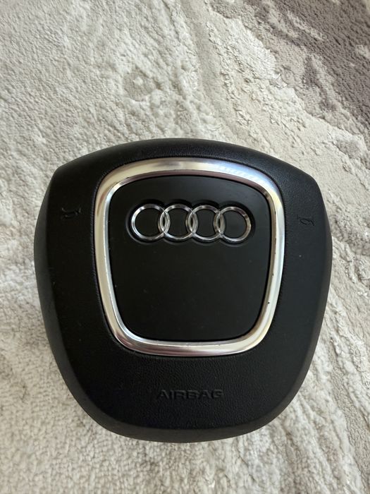 Volan audi in perfecta stare , ca nou