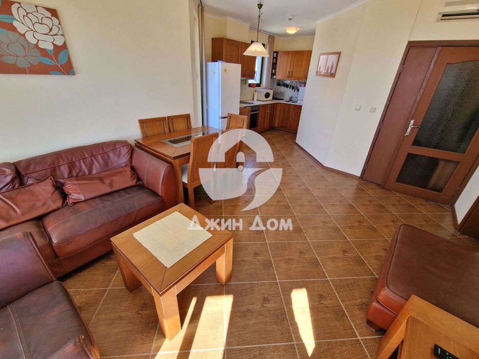 Продава се Тристаен апартамент в с. Кошарица, Област Бургас - 90 кв.м за 1045 €/кв.м - Снимка #2