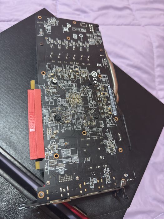 Продавам AMD Radeon RX570 4 gb