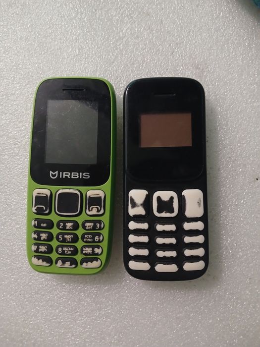 Кнопочный телефон для связи