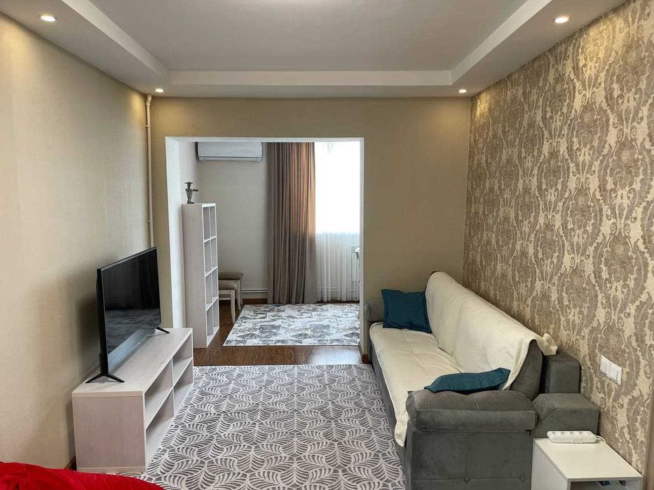 R1 Сдаётся квартира 2/2/5 на ул. Садык Азимова! Ор-р Эфенди кафе