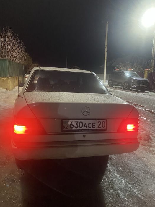 Mersedes 124 на активном ходу