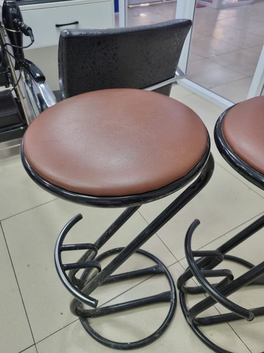 Столики 2 штук….