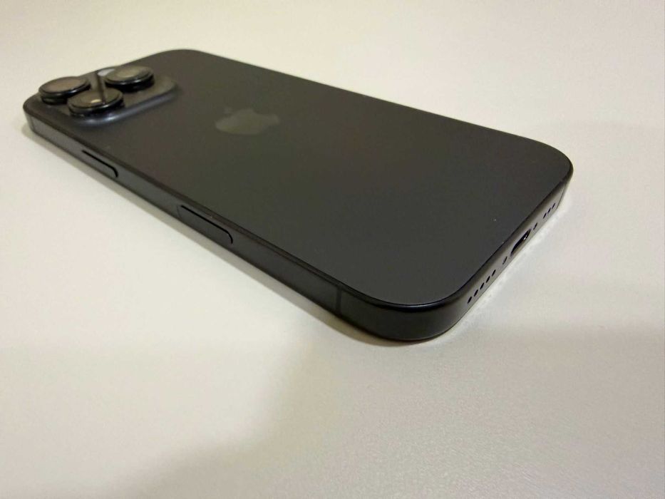 iPhone 16 Pro 1 TB Black Titanium