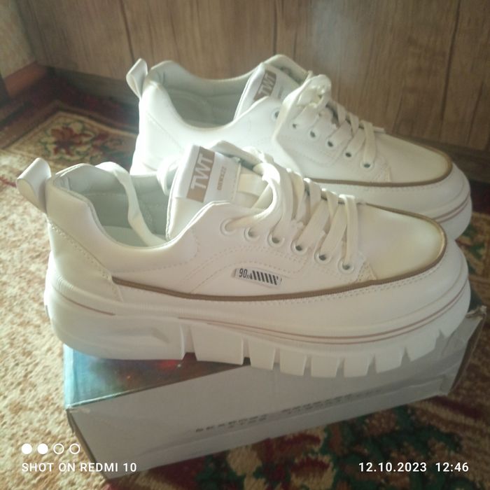 Продаются очень красивые кросовки