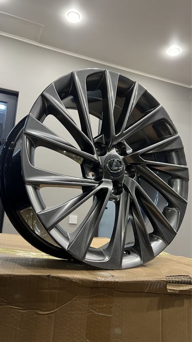 Новые 18 диски на Lexus/Toyota графит