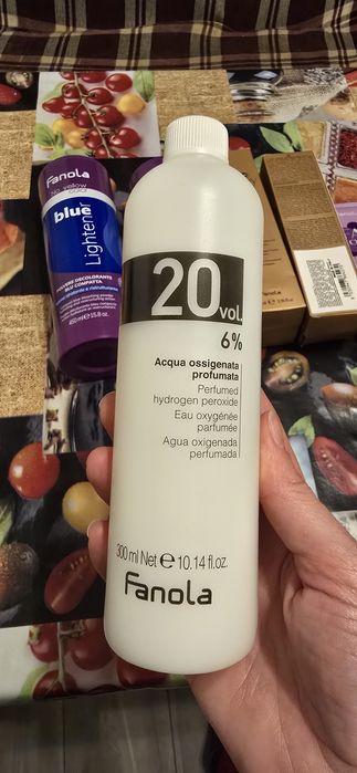 Vând produse profesionale Fanola