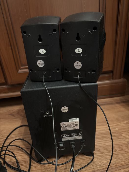 Продаю колонки Genius 2.1 (сабвуфер + 2 сателлита)