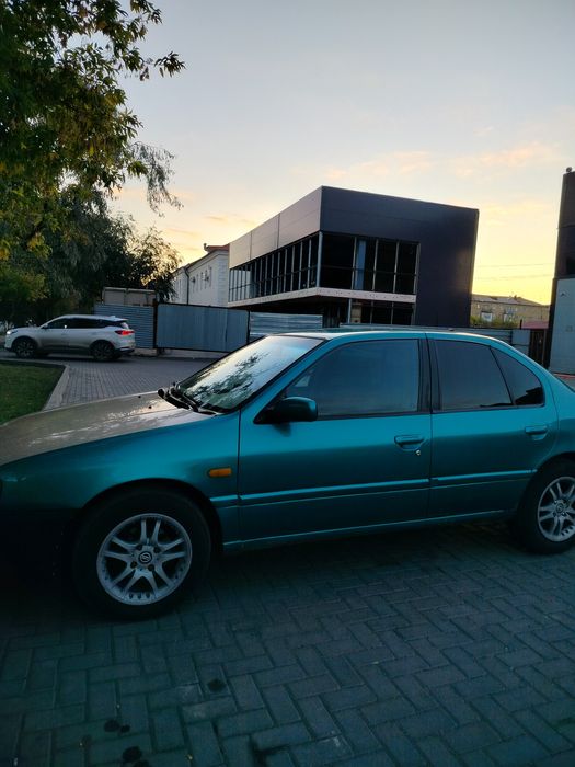 Продаю Nissan premier