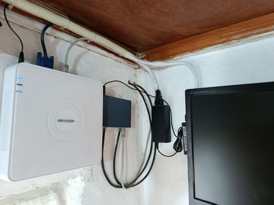 Комплект видеонаблюдения ip 4 камеры Nvr