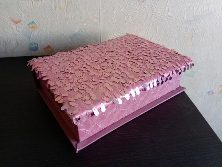 Комплект Луксозни кутии за бижута, сатен и паети