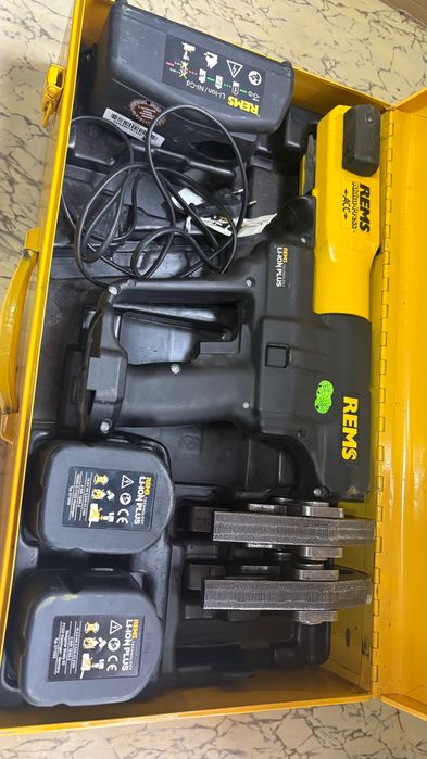 Rems акумулаторна преса