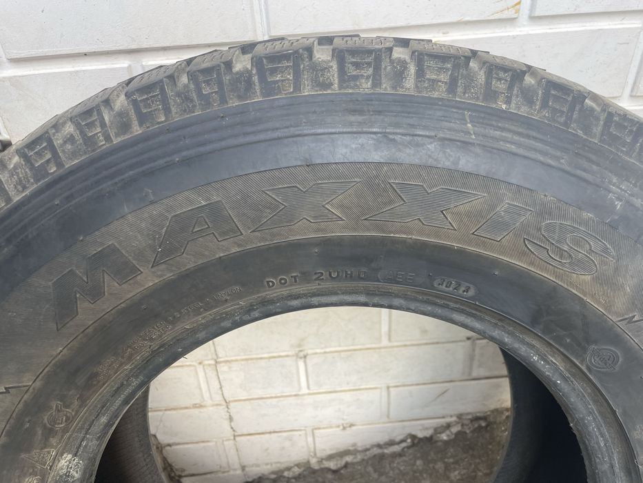 2 шины Maxxis зима 265 70 R16