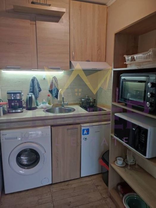 Дава се под наем Едностаен апартамент в Варна, Център - 40 кв.м за 331.5 € - Снимка #2