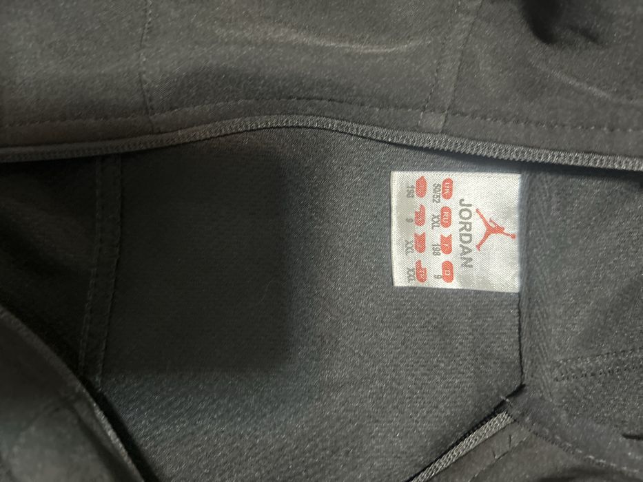 Продаются спортивные костюмы