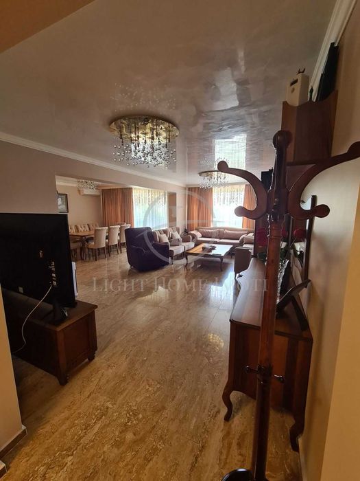 Продава се Четиристаен апартамент в Пловдив, Кършияка - 220 кв.м за 2360 €/кв.м - Снимка #2