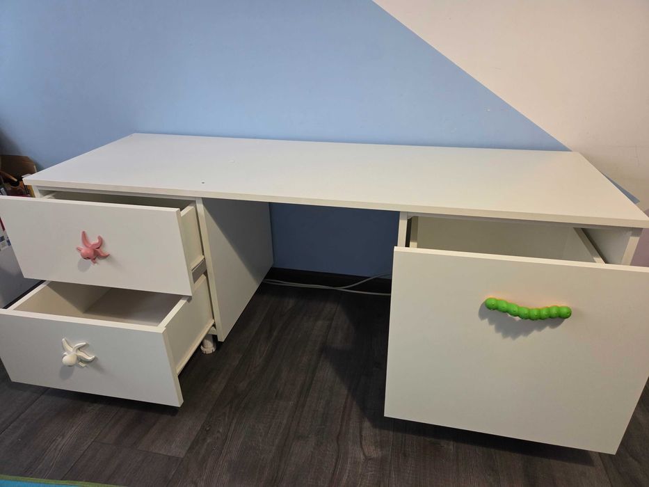 Детско бюро с размери 150 д /50 ш./58 в.