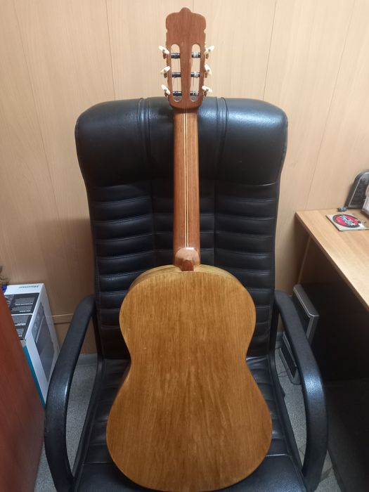 Продаю мастеровую гитару