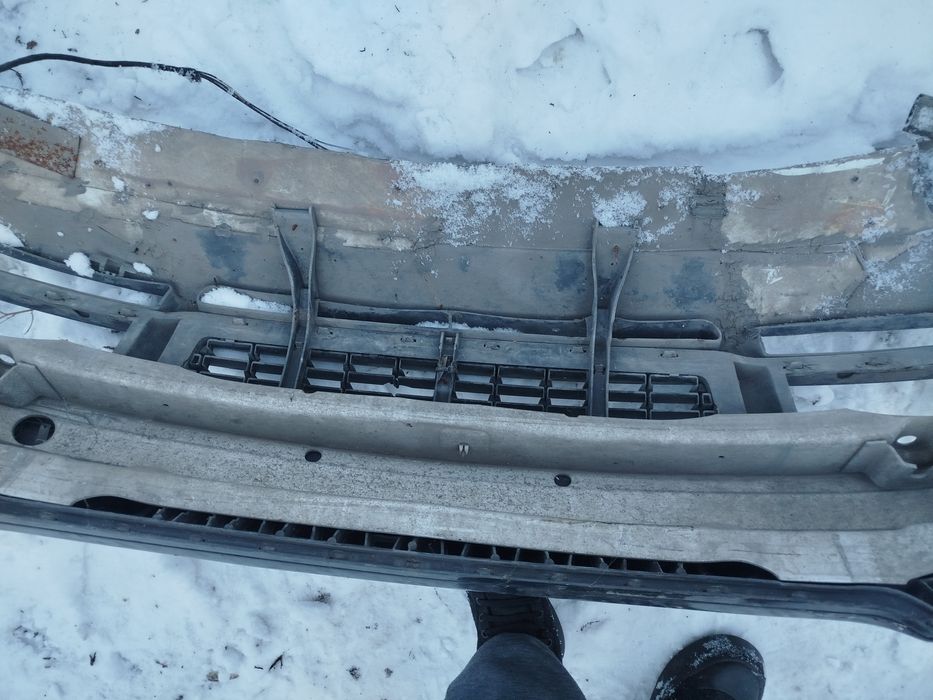 Продам передний бампер Ауди А4 б6