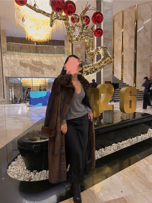 Продам норковую шубу