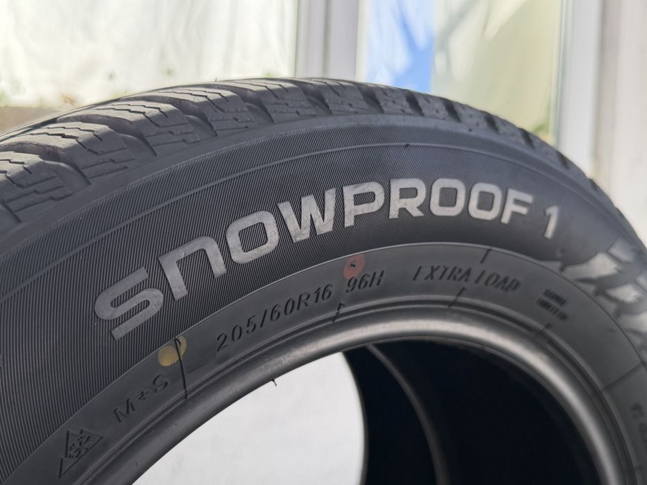 205/60/16 Nokian 2Броя: 100€ 7мм