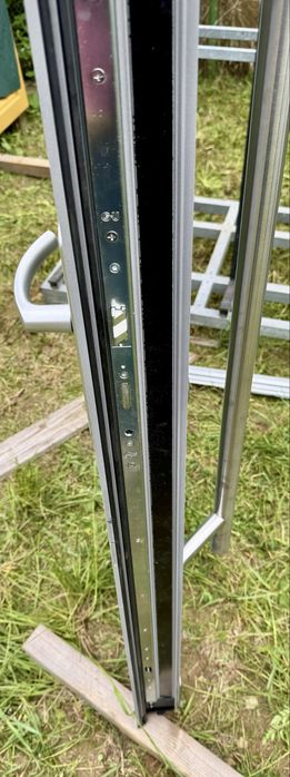 Ușă intrare aluminiu cu luminator l tripan Germania H 235 x L 154 Produs Nou