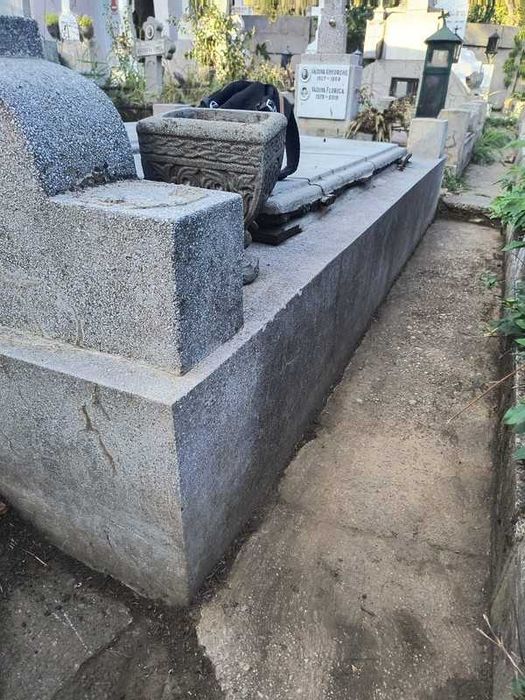 Loc de veci (cripta 3 locuri suprapuse) Buna vestire Bellu