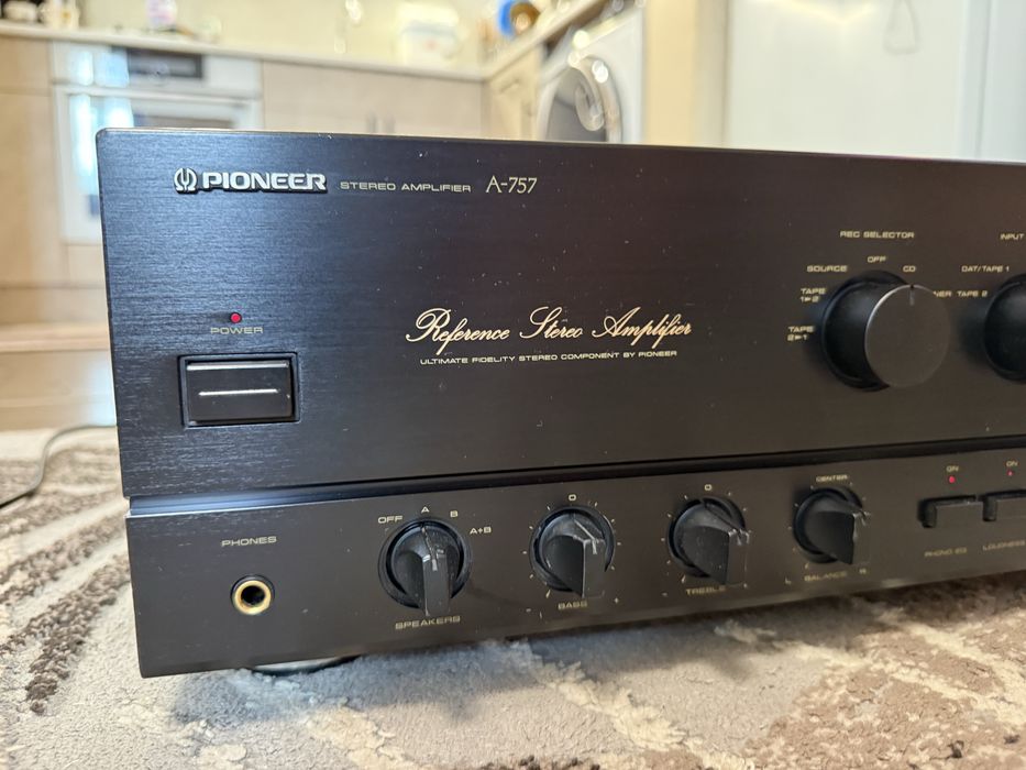 Pioneer A-757 Стерео усилвател