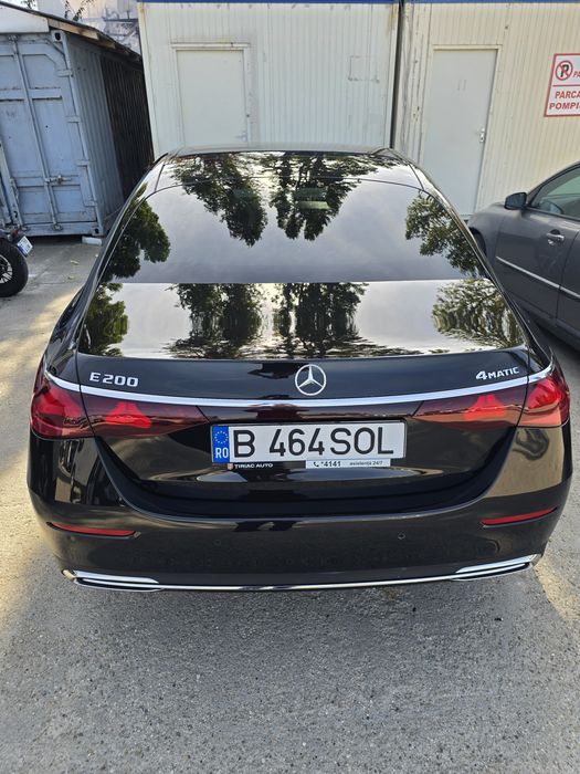 Mercedes-Benz E 200 4MATIC (W214) | Hyperscreen | AIRMATIC | Punte Spate Directoare | Doar 24.000 km!