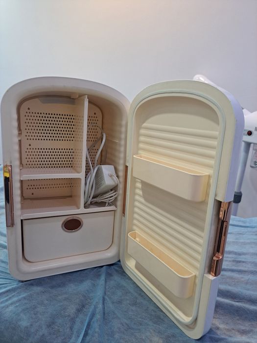 Холодильник мини для косметики