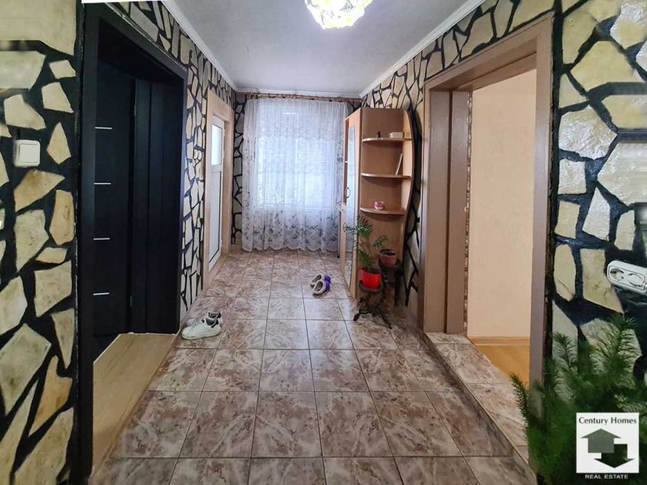 145269 Две къщи в един двор за продажба в гр. Полски Тръмбеш