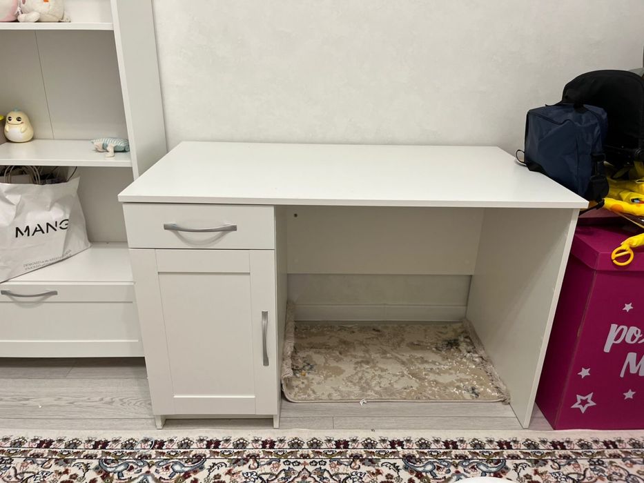 Стол письменный Ikea