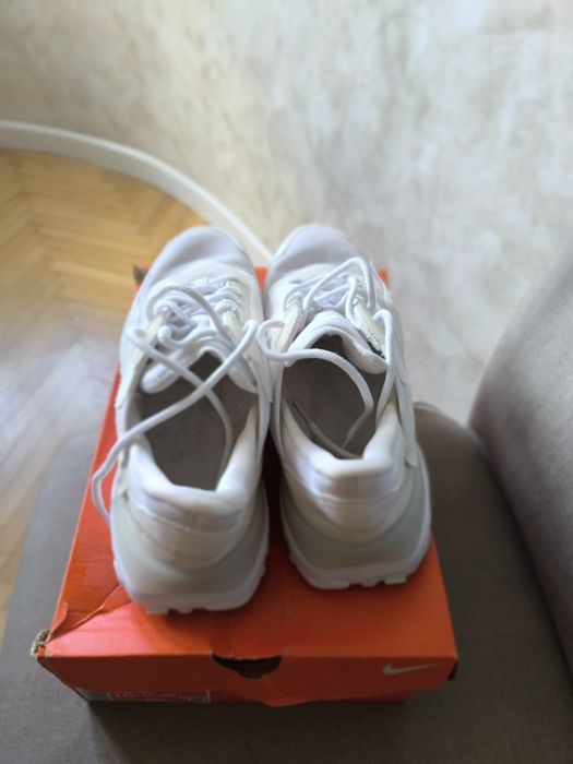 Бели Маратонки Nike