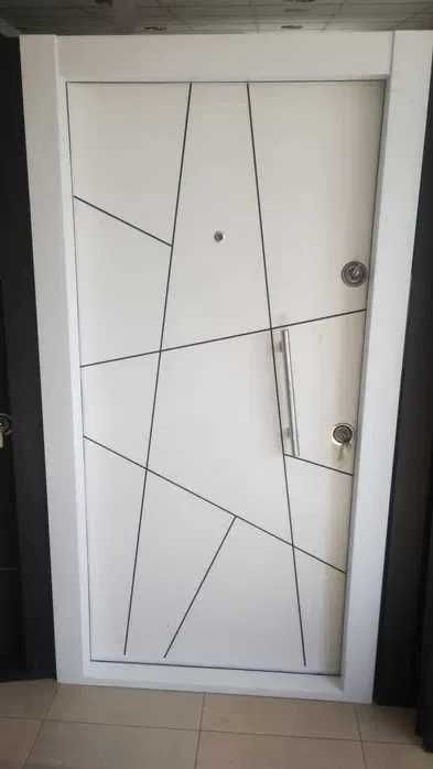 Блиндирани врати от 599 лева. НОВИ и налични.