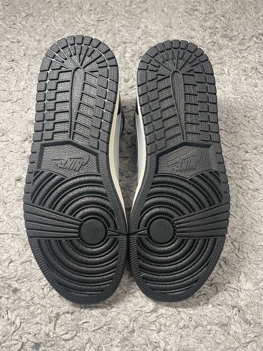 Air Jordan 1 Mid "Black Metallic Silver"