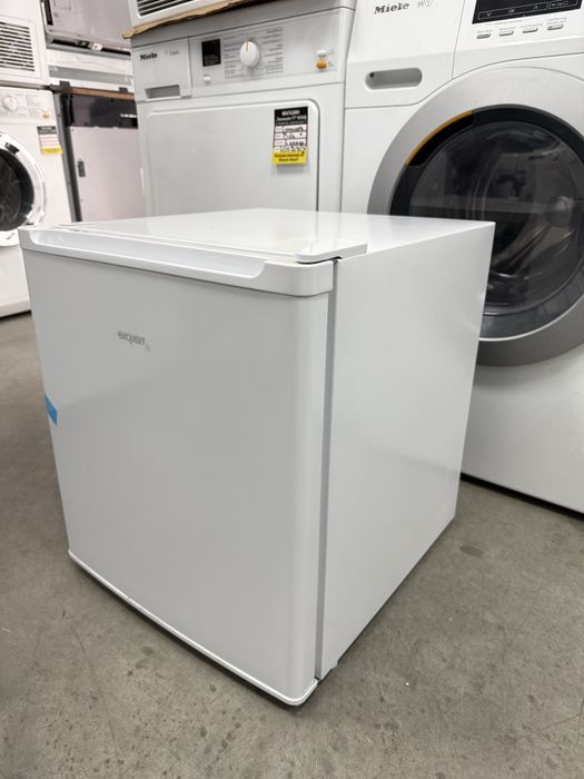 Нов!!!  мини фризер exquisit 40 литра ,