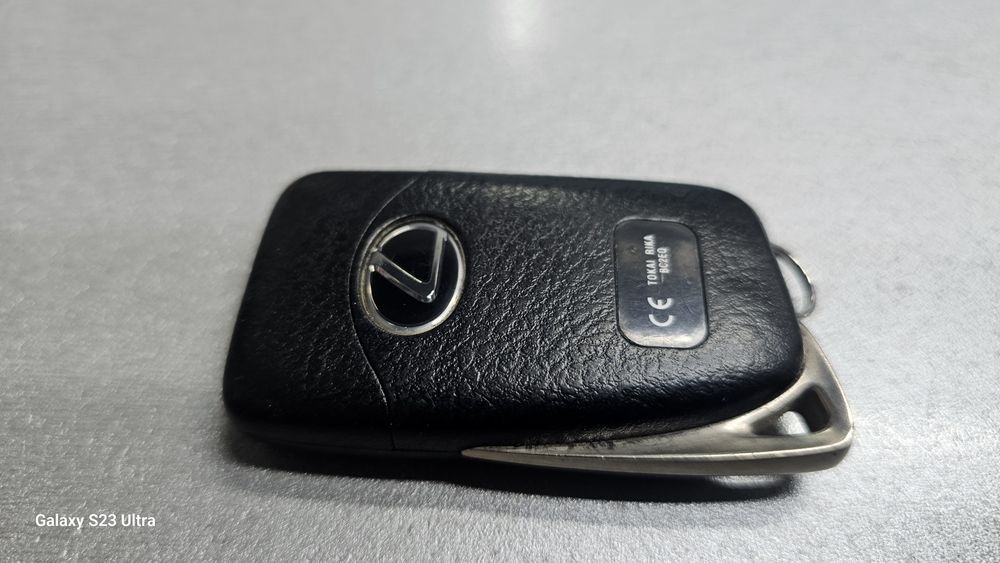 Продам ключ на лексус.