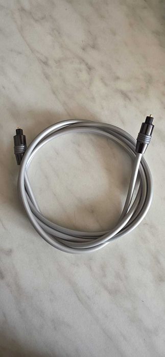Cablu audio optic, cunoscut sub numele de Toshlink (Toshiba Link)