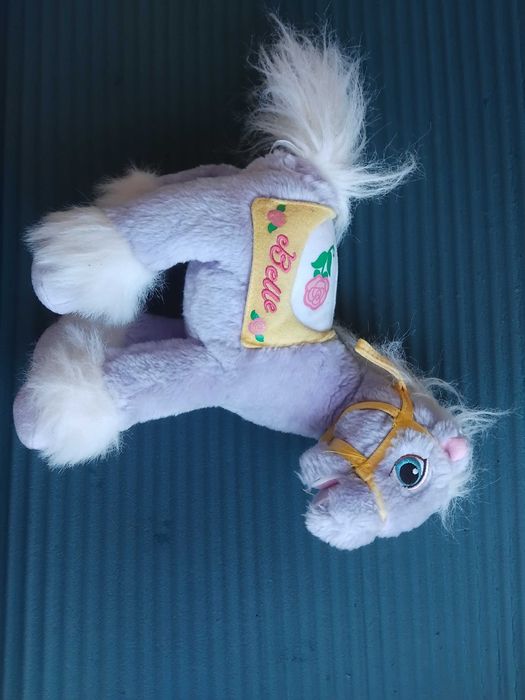 Оригинална играчка кончето на Барби