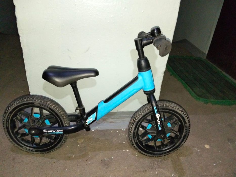 Беговел десткий на 3-5 лет