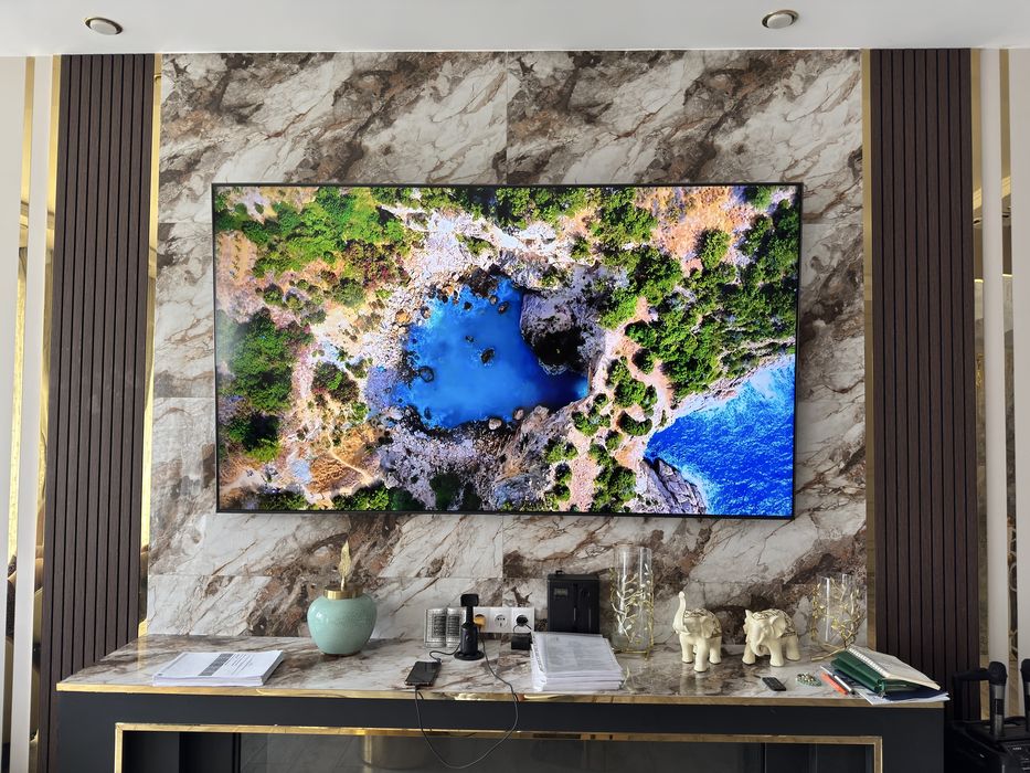 Продам телевизор Samsung UE85